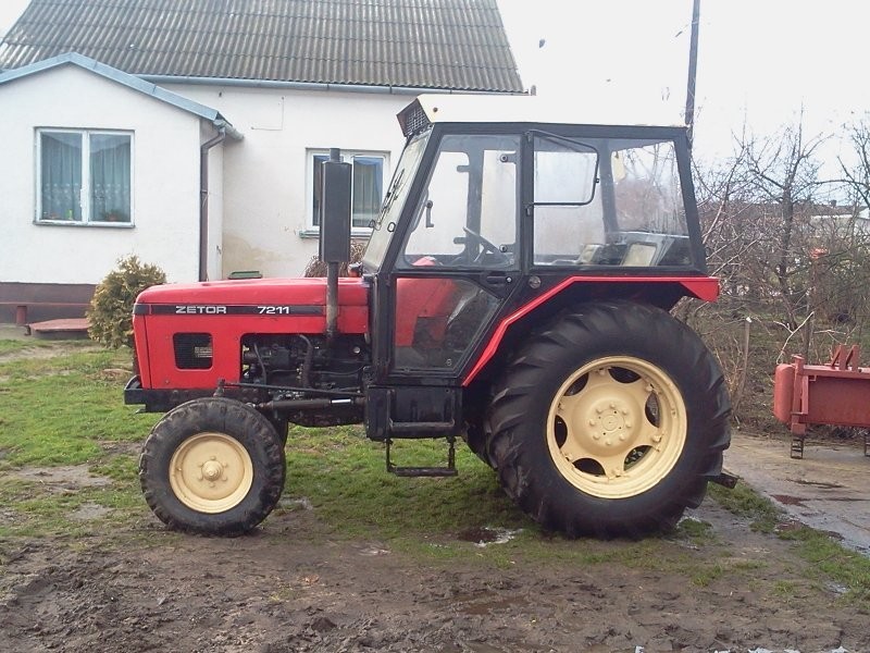 Zetor 7211 po kapitalnym remoncie silnika — zdjęcie 3
