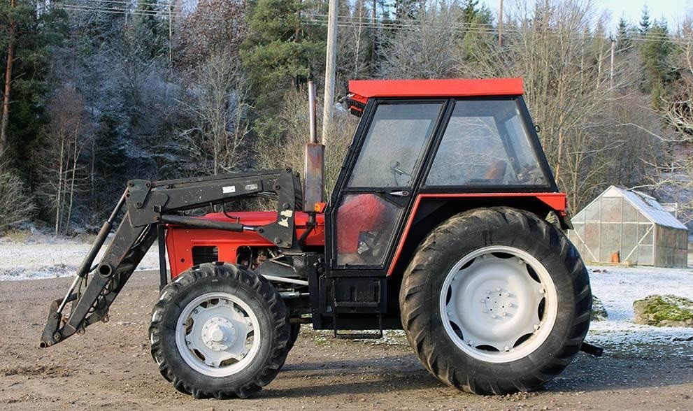 Ciągnik Zetor 7045. 75Z — zdjęcie 1