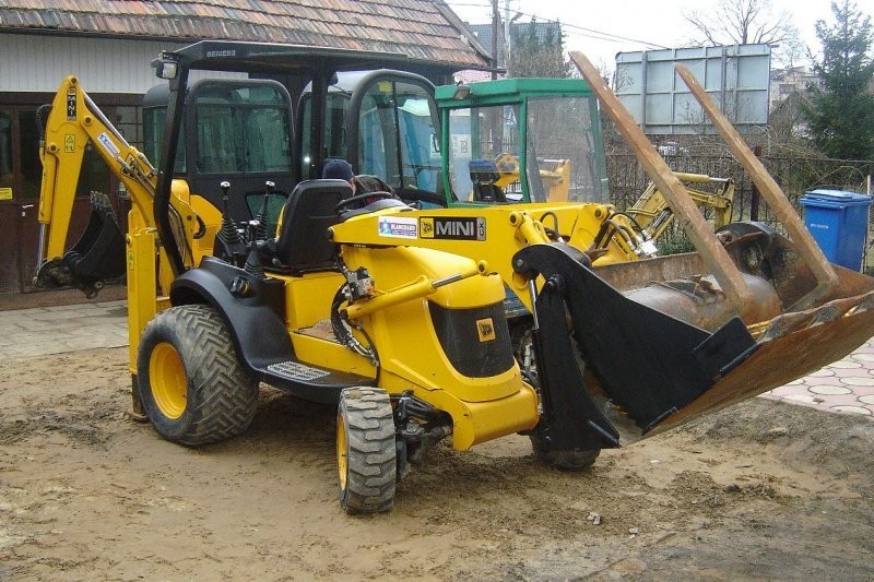 4X4 -JCB MINI CX -STAN BDB.- WIDŁY DO PALET — zdjęcie 2