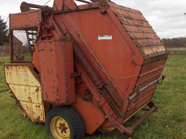 Prasa rolująca New Holland 841 — zdjęcie 3