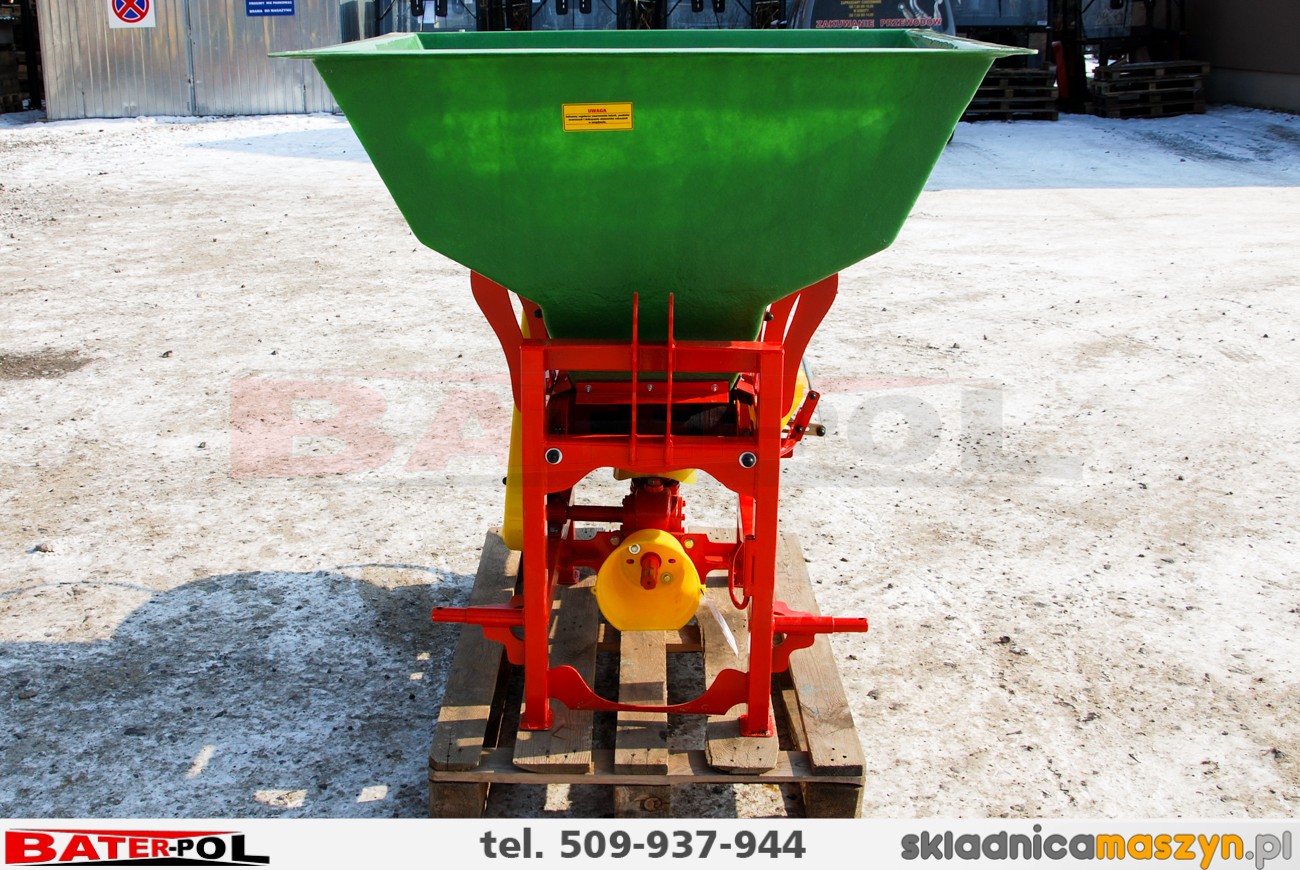 Rozsiewacz nawozowo – wapniowy „KŁOS” NO21/1 jednotarczowy 400Kg — zdjęcie 2