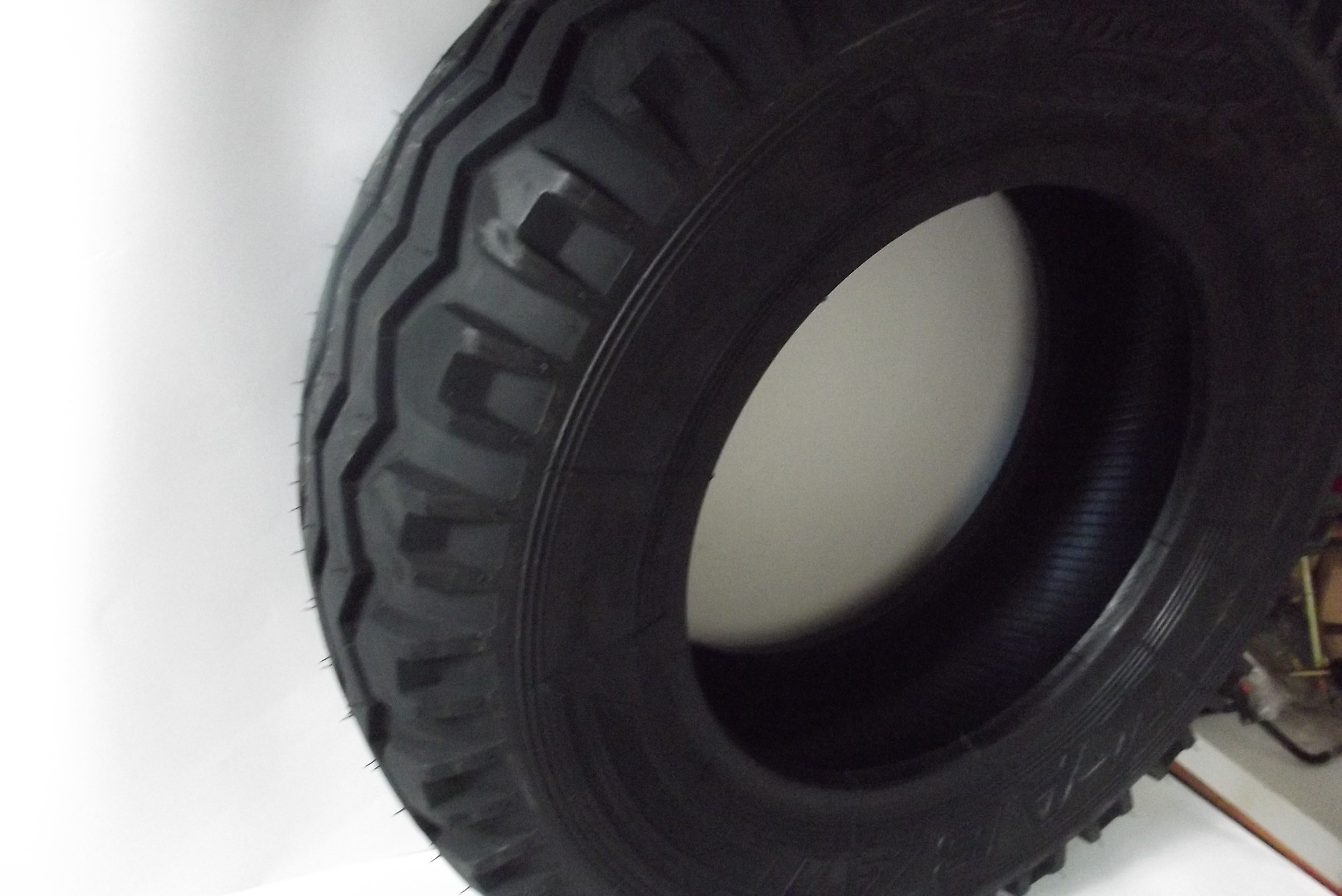 Opona przyczepy rolniczej 10/75 x 15,3 12PR — zdjęcie 5