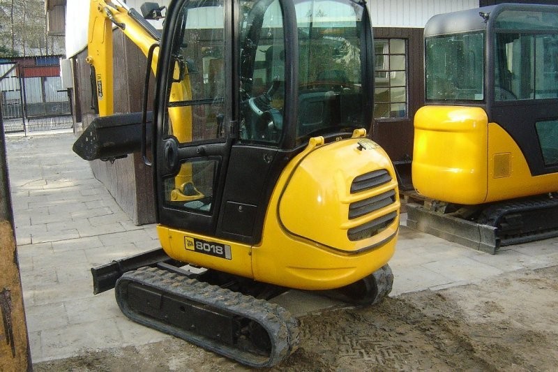 WYPRZEDAŻ-----JCB 8018 ROZSUWANE GĄSIENICE 3 ŁYŻKI — zdjęcie 2