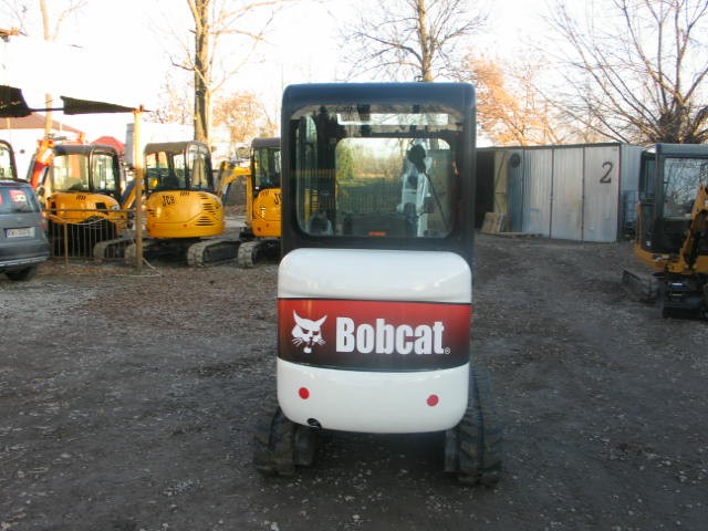 Bobcat E16 z 2012, 2013 oraz 2014 roku — zdjęcie 3