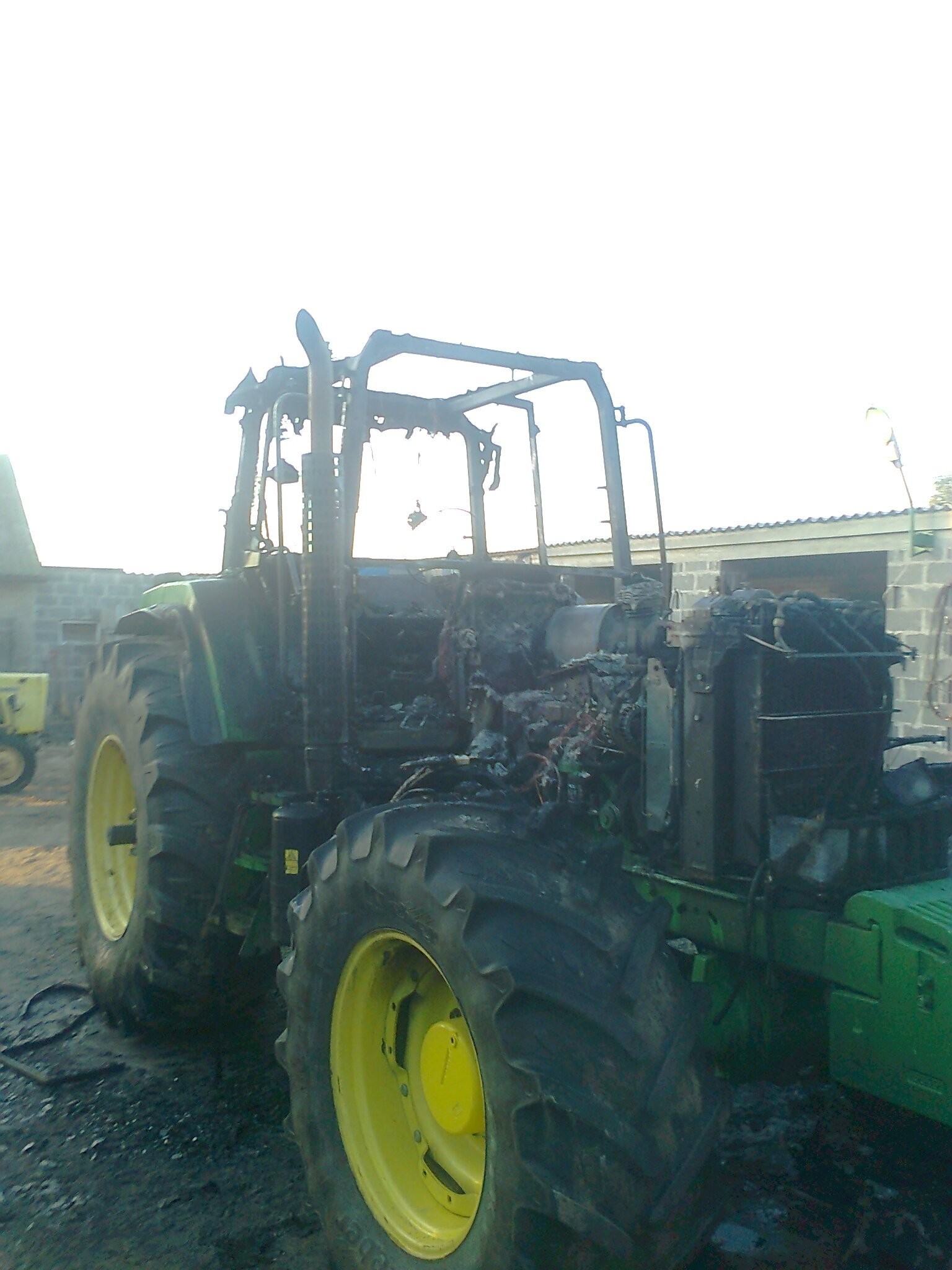 John Deere -  7600 7700 7800 - czesci  silnik skrzynia tylny most prze
