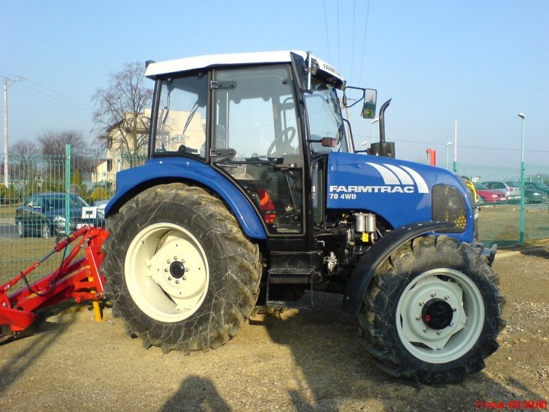 WYPRZEDAŻ Ciągnik FARMTRAC 70 4WD