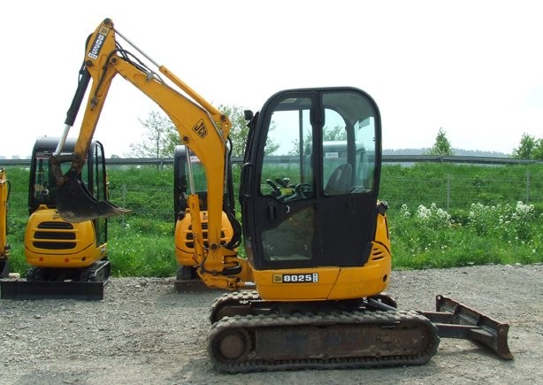 Minikoparka JCB 8025 ZTS z roku 2008 — zdjęcie 1