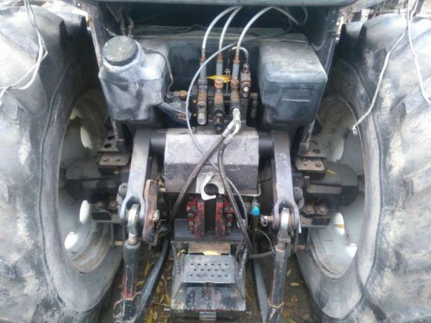 Rozdzielacz hydrauliczny Massey Ferguson 3650,3640,3670,3690,3630 — zdjęcie 4
