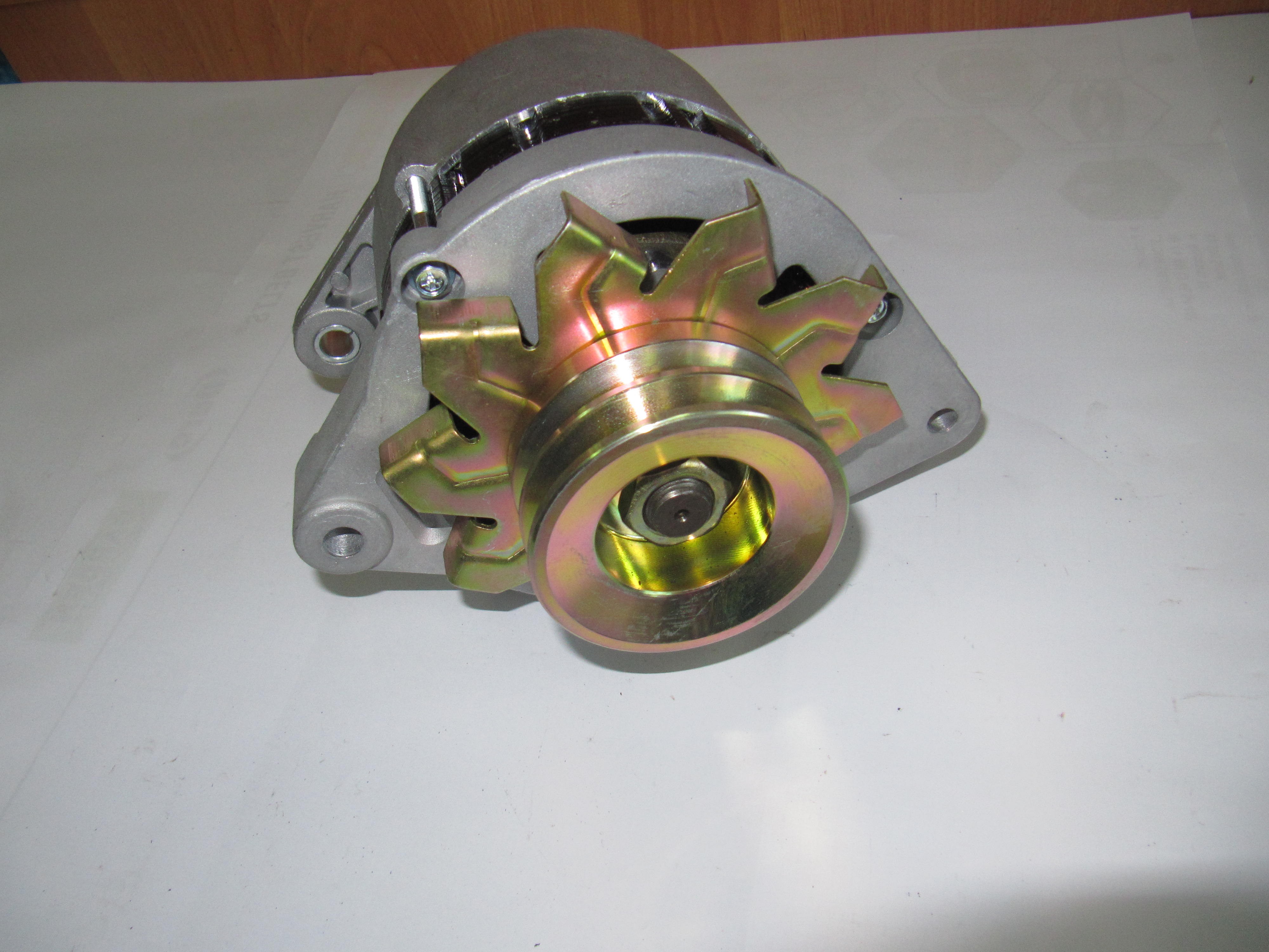 Alternator, podwójne koło pasowe 14 V, 55 A URSUS C 385.    — zdjęcie 2