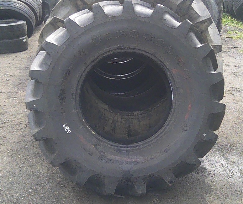 (G384) Opona 420/85 R24, 16.9 R24 Firestone Performer 85 — zdjęcie 1