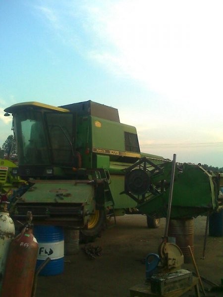 SPRZEDAM KOMBAJN ZBOŻOWY JOHN DEERE 1075 — zdjęcie 4
