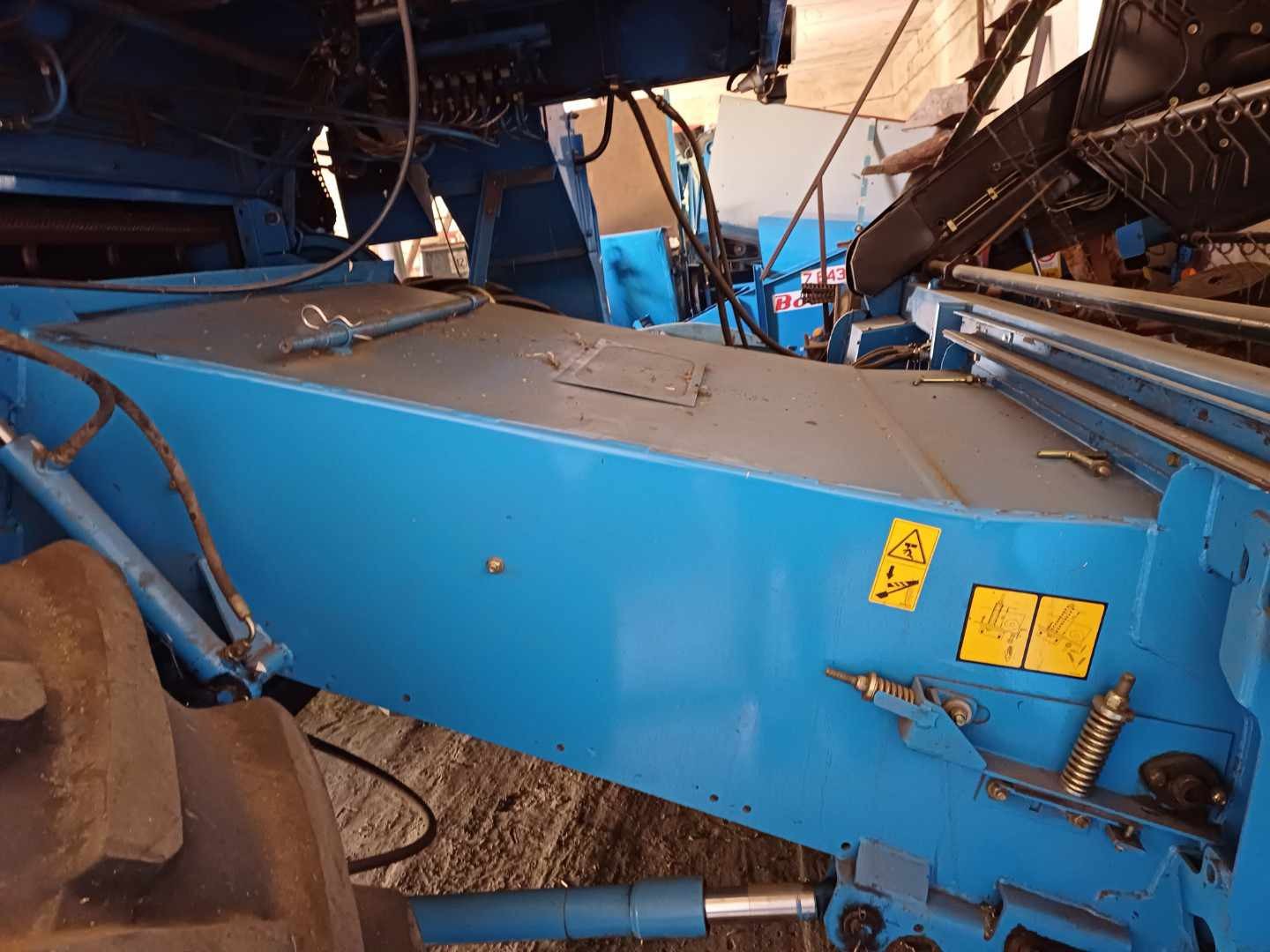 Sprzedam kombajn Bizon Rekord ZO58 - bardzo dobry stan — zdjęcie 5