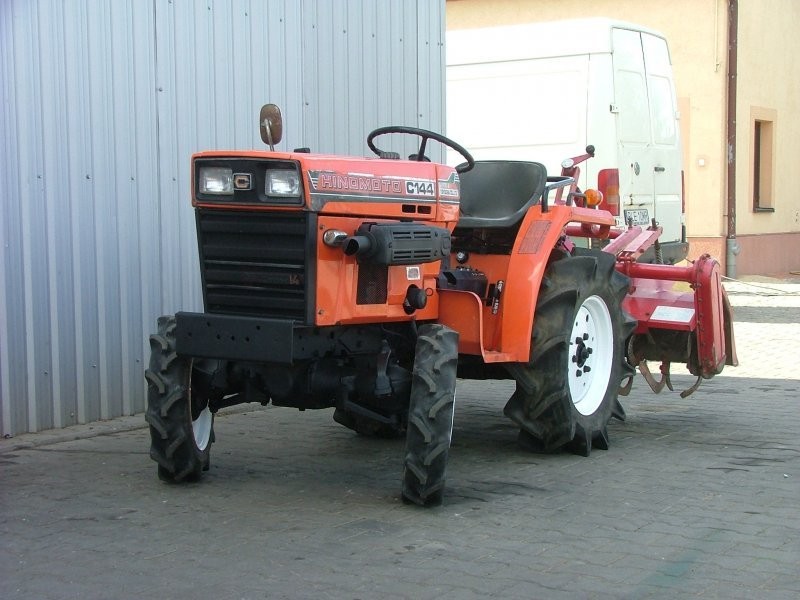 Mini traktorek Hinomoto C144, 14KM, 4x4 — zdjęcie 3