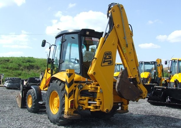 Koparko ładowarka JCB 3CX Contractor z roku 2006 — zdjęcie 2