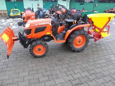 Nowy Mini ciągnik KUBOTA B1620 z pługiem i posypyw — zdjęcie 2