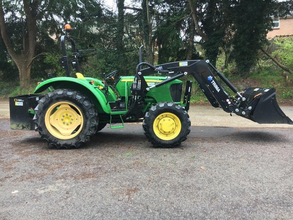 Ciągnik John Deere 555E — zdjęcie 2