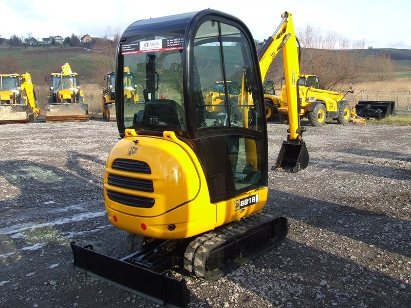 Minikoparka gąsienicowa JCB 8018 z roku 2010, — zdjęcie 2