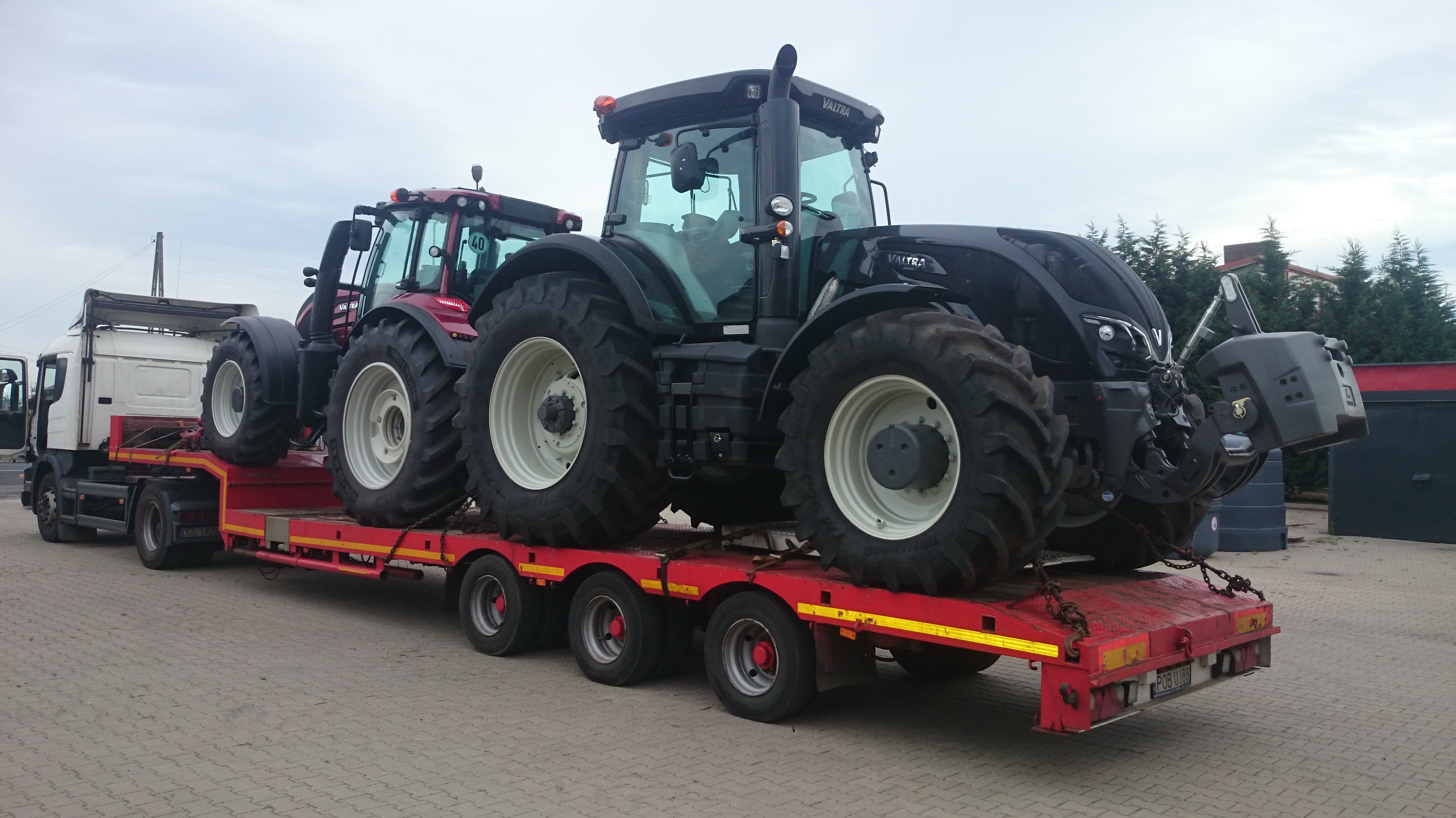 USŁUGI TRANSPORTOWE MASZYN KOPAREK ŁADOWAREK- TRANSPORT NISKOPODWOZIEM