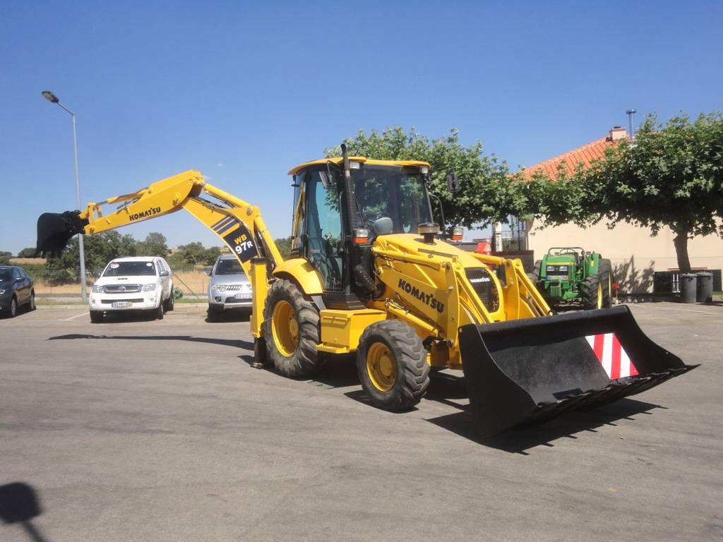 Komatsu WB 97 R-5 — zdjęcie 1