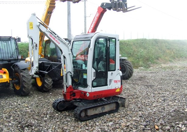 Takeuchi TB016 — zdjęcie 1