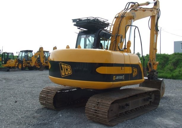 Koparki gąsienicowe: JCB JS 130 LC z roku 2008 — zdjęcie 2