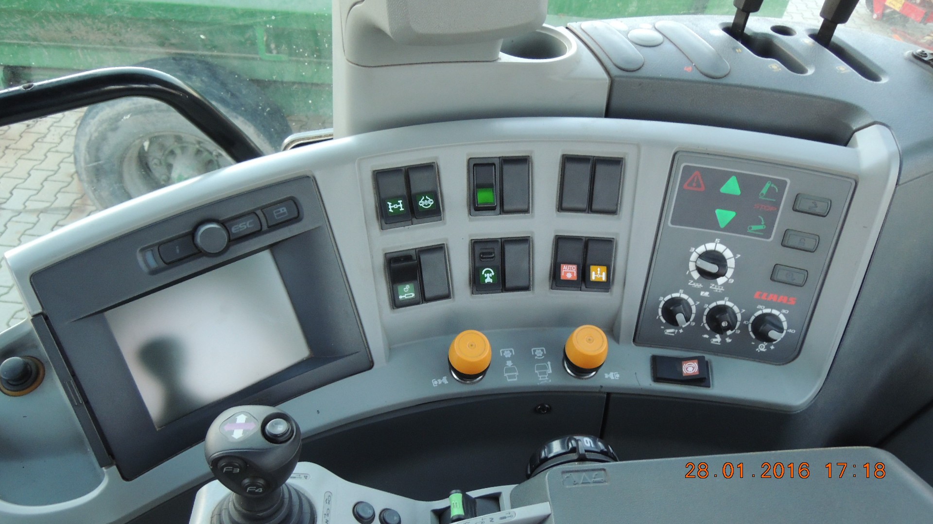 CIĄGNIK ROLNICZY CLAAS 840 2012r. — zdjęcie 5
