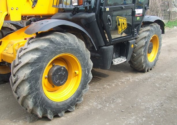 Ładowarka teleskopowa JCB 531-70 z roku 2008 — zdjęcie 4