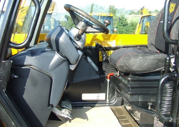 Ładowarka teleskopowa- JCB 531-70 z roku 2010 — zdjęcie 4