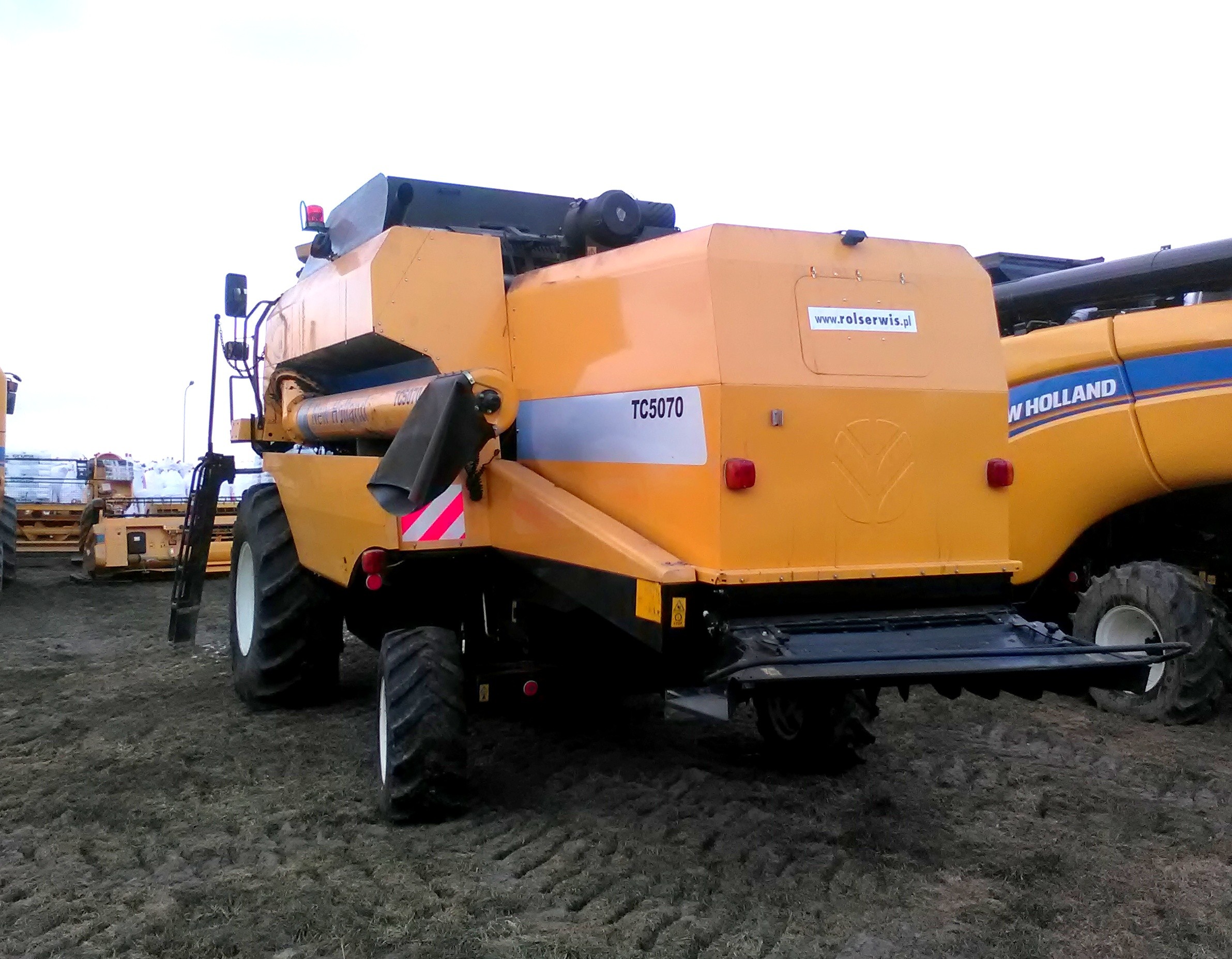 Kombajn New Holland  TC 5070 — zdjęcie 1