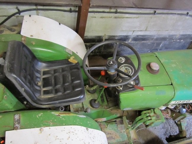 CIĄGNIK JOHN DEERE 1020 i 2040 — zdjęcie 2