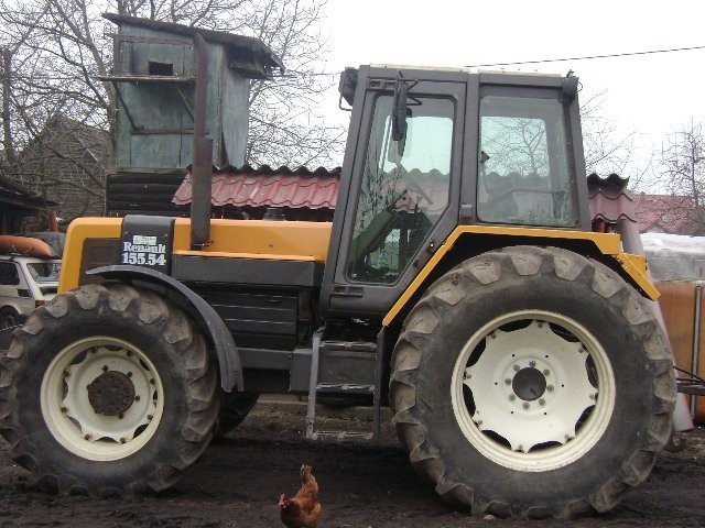 Renault 155.54 opony 85%  1997rok   150km — zdjęcie 1