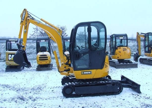 JCB 8025 ZTS Z ROKU 2007 minikoparka. — zdjęcie 1