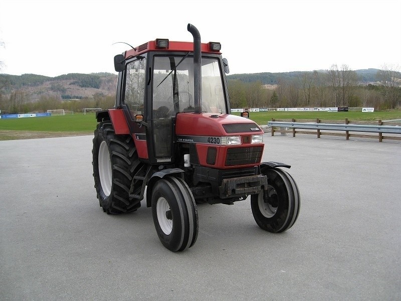 Case IH 4230 — zdjęcie 1