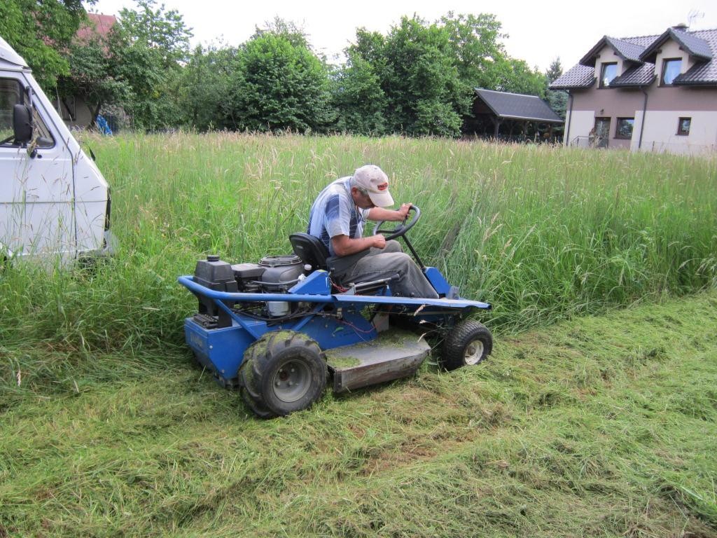 Ogród Ogrody Ogrodnik koszenie trawy tuje Wisła Ustroń Brenna Górki — zdjęcie 1