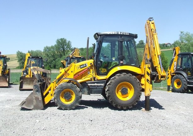 Koparko ładowarka JCB 3CX Contractor z roku 2007 / — zdjęcie 3