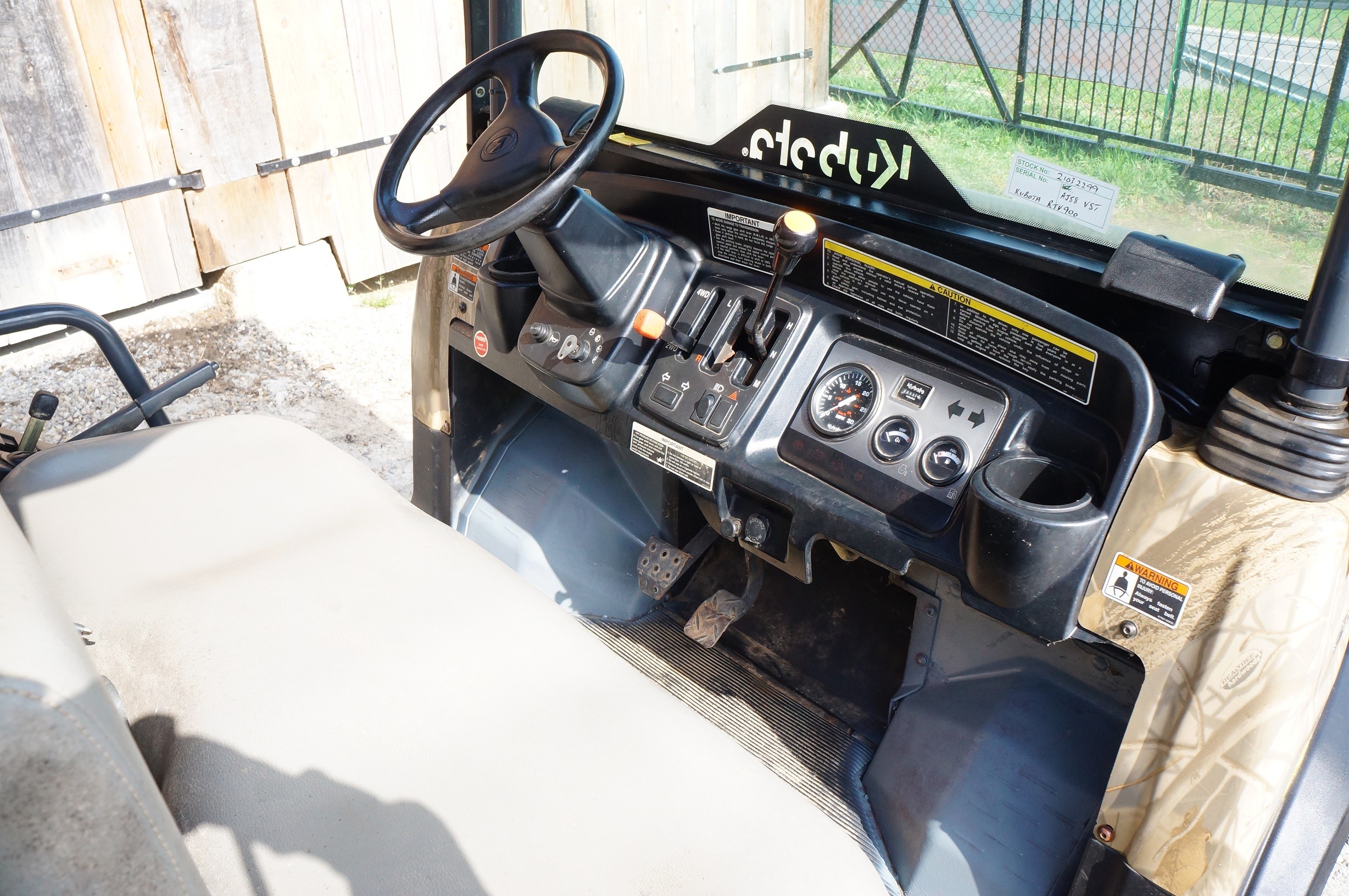 KUBOTA transporter RTV 4WD Diesel (2008) barwa maskujaca — zdjęcie 3
