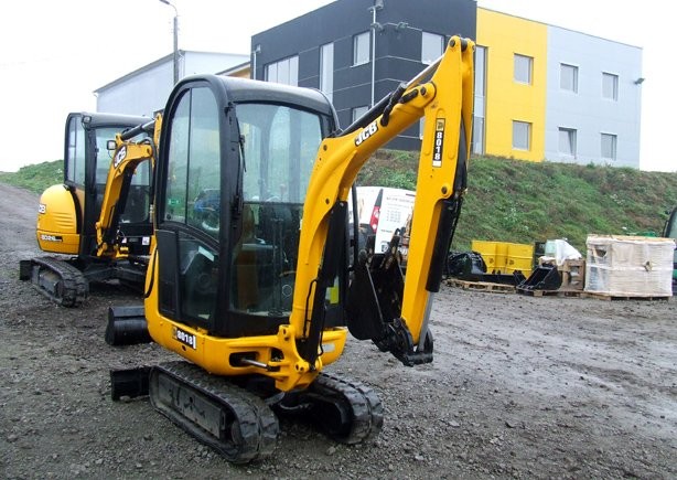Minikoparka gąsienicowa JCB 8018 z roku 2011 — zdjęcie 2