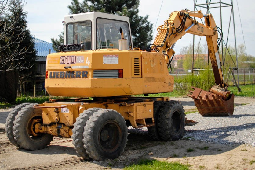 Koparka kołowa LIEBHERR A310, 1994r, 69 000 zł + VAT, z Włoch — zdjęcie 2