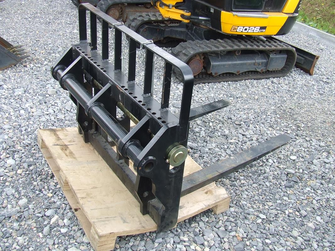 Karetka z widłami Manitou modele MT732, MT932, MT1030, MT113 — zdjęcie 2