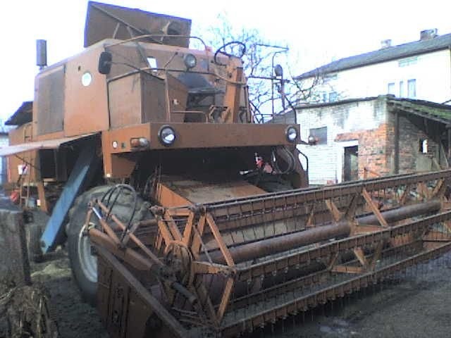 pilnie sprzedam kombajn zbozowy Bizon Z056/5  z sieczkarnia 1987 rok — zdjęcie 1