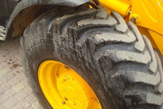 JCB 3CX CONTRACTOR -- 2004 -- OPONY 20" — zdjęcie 6