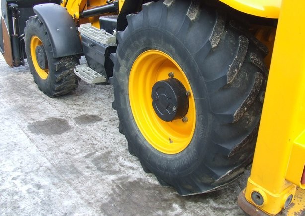 Koparko ładowarka JCB 3CX z roku 2008 — zdjęcie 2