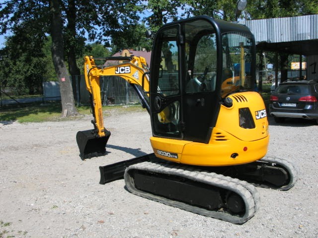 Sprzedam koparkę gąsienicową JCB 8030 zts 2010 rok — zdjęcie 5