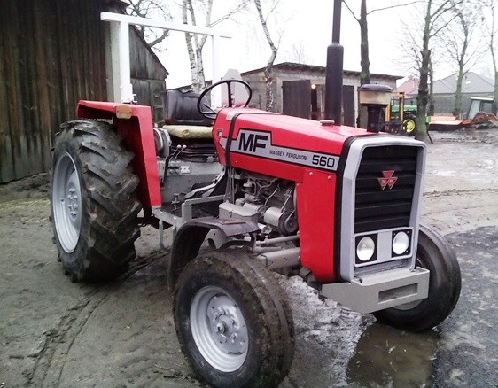 Massey Ferguson 560 - 65kM — zdjęcie 1