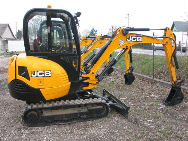 Koparka / minikoparka JCB 8026 CTS z 2013 roku — zdjęcie 1
