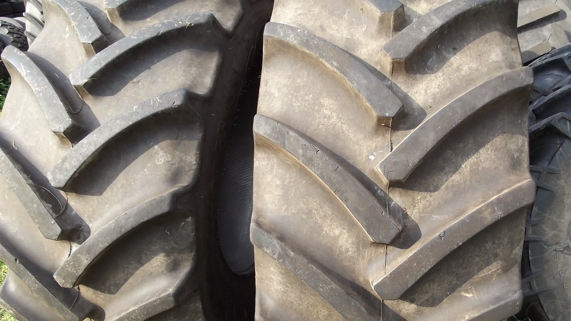 John Deere - opony używane 600/65R28 — zdjęcie 1