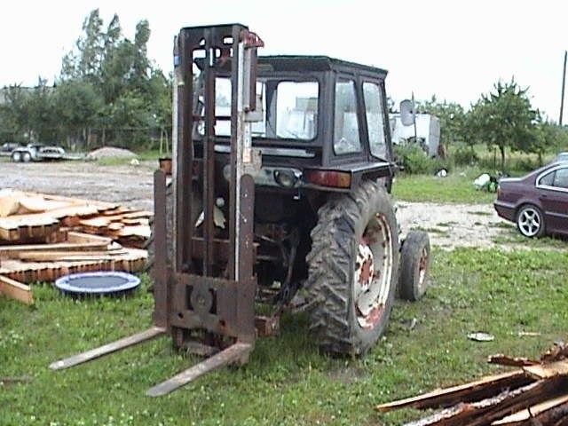 Ciągnik Fiat z widlakiem