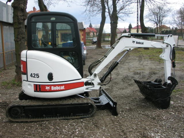 Koparka Bobcat 425 2009 - niski przebieg, 3 łyżki — zdjęcie 5