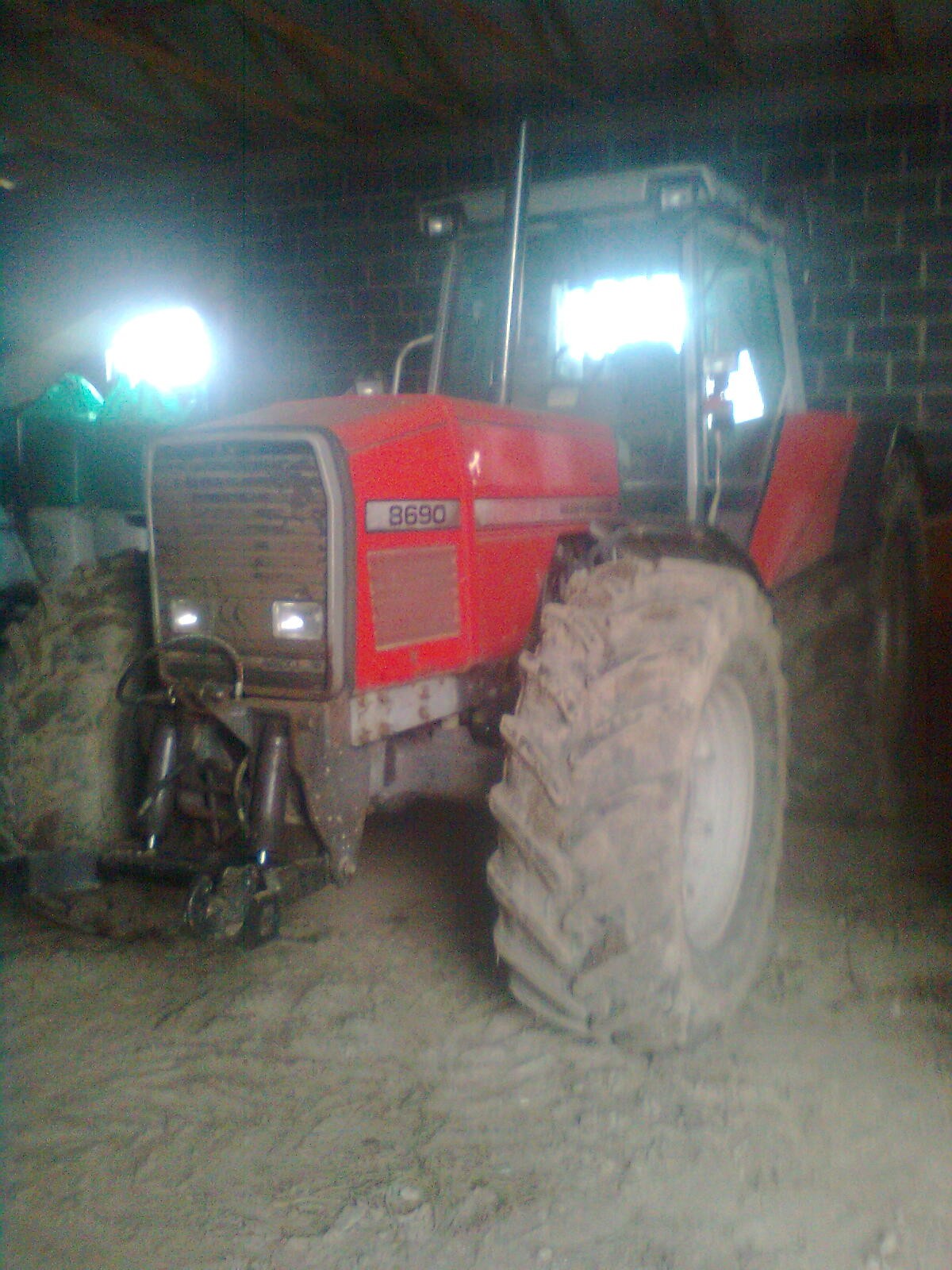 Ciągnik Massey Ferguson 3690 — zdjęcie 1