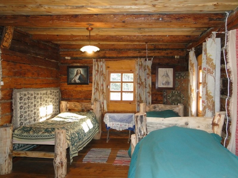 BIESZCZADY Piękna posiadłość w Teleśnicy — zdjęcie 2
